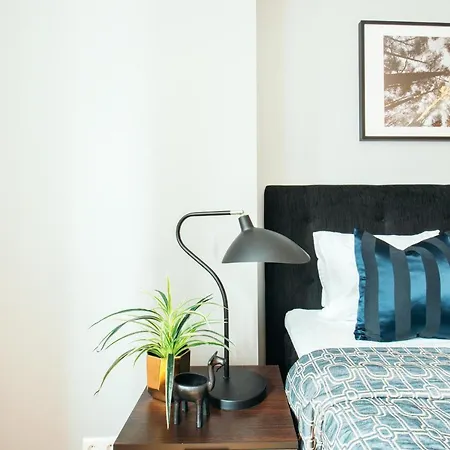 Freedom Square 아파트호텔 탈린