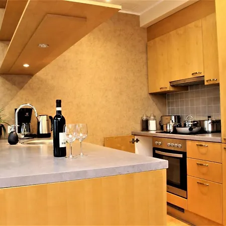 Apartahotel Freedom Square 4*