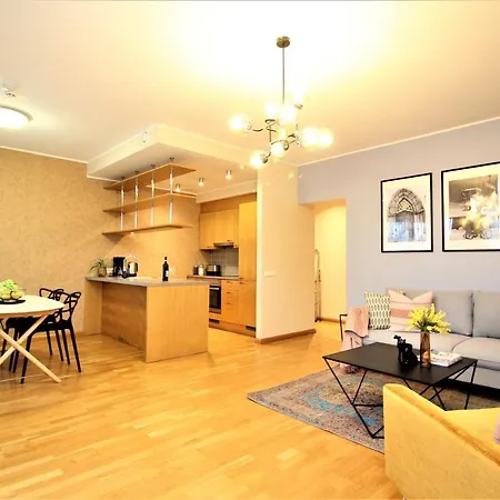 Freedom Square Apartahotel 4*