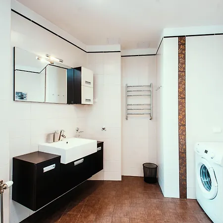 Ξενοδοχείο με διαμερίσματα Freedom Square 4*